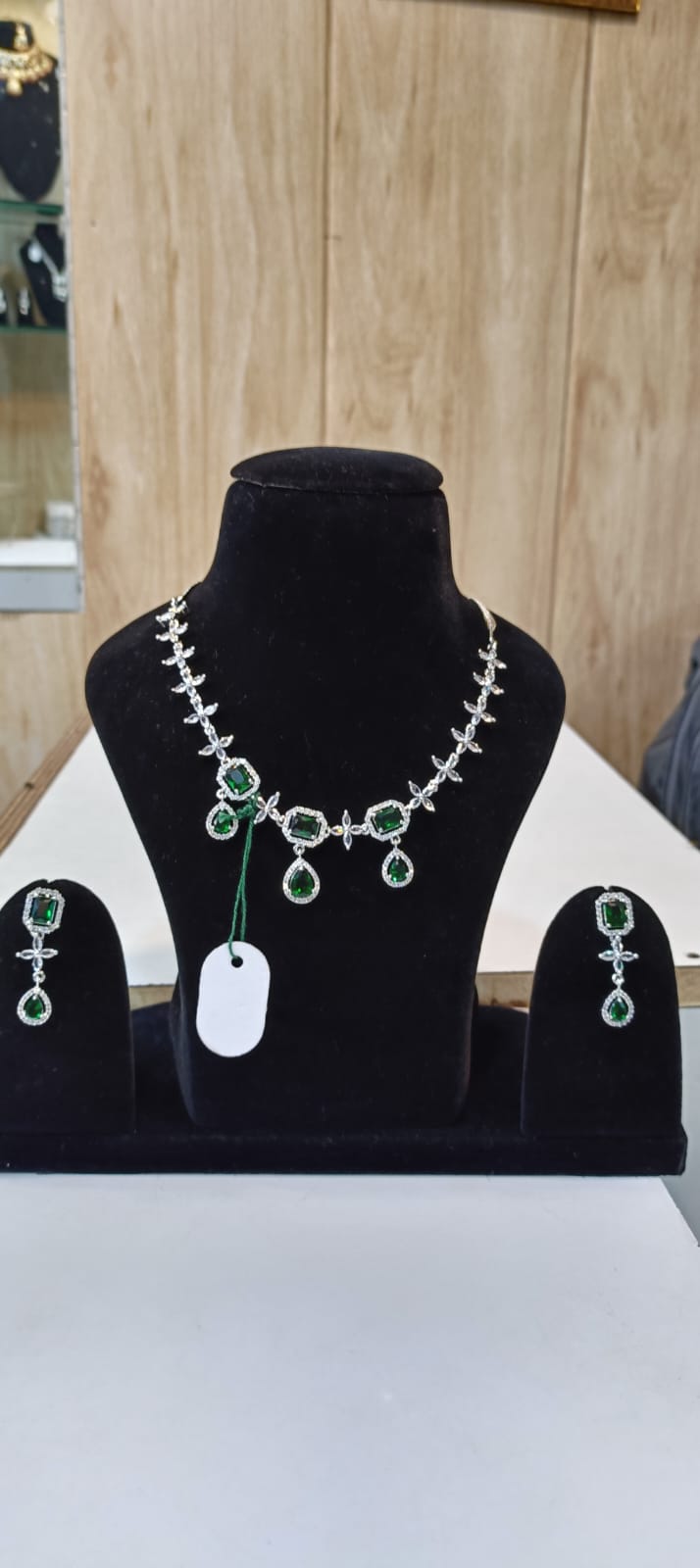 Elegant Green Stone Necklace Set with Earrings