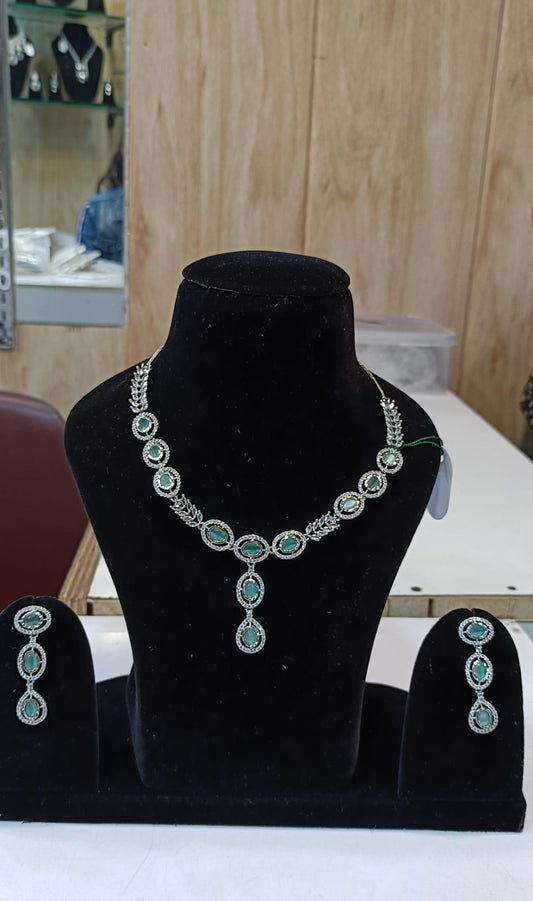 Statement Emerald Necklace Set